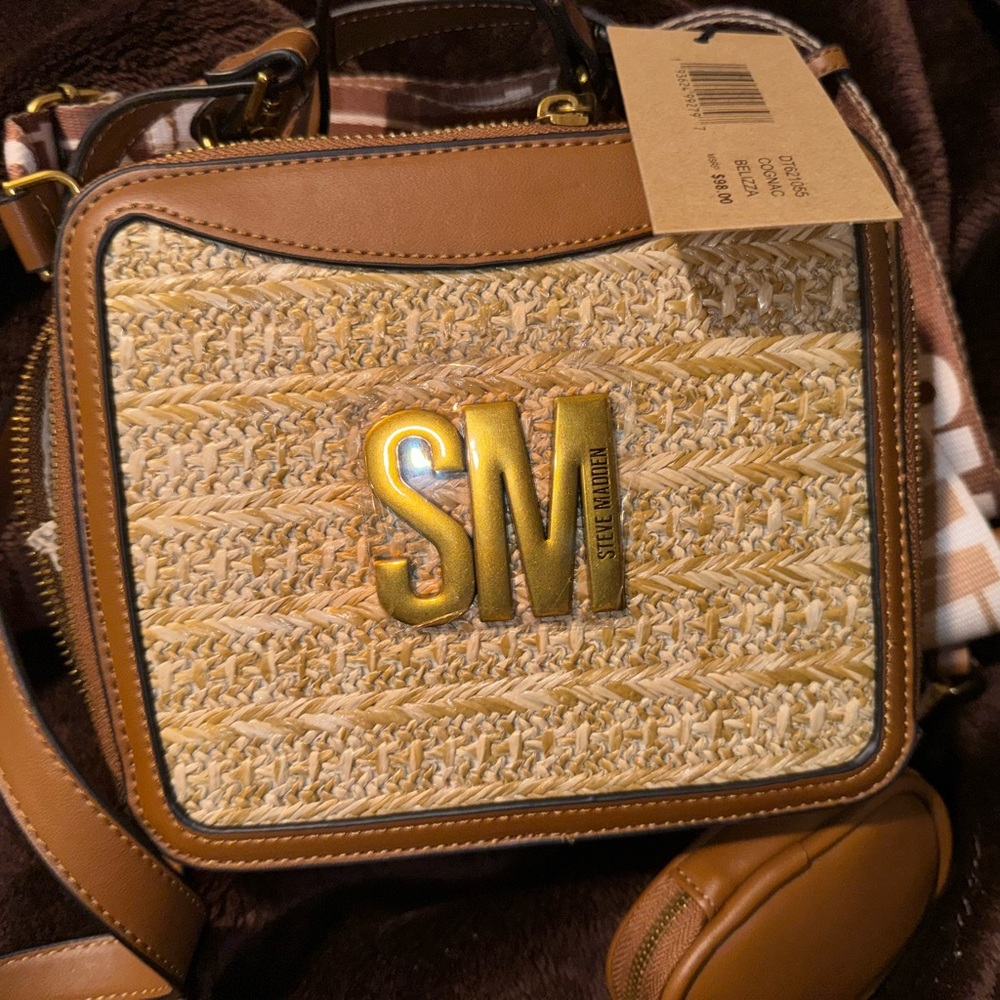 NWT Steve Madden Crossbody Bag w/AirPod Case